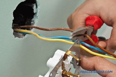 Ako pripojiť zásuvku do elektrickej siete