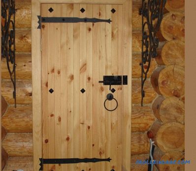 Do-it-yourself drevené vchodové dvere: ako urobiť