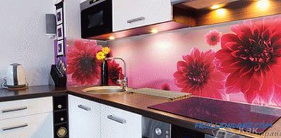 Ako si vyrobiť zásteru v kuchyni vlastnými rukami (+ fotky)